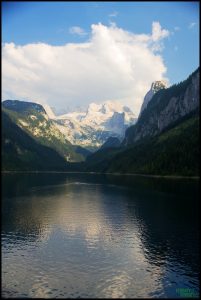 Pohled na Hoher Dachstein od Gosausee.