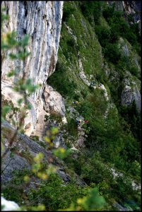 Je to lehká ferrata, proto je dost frekventovaná. Chodí sem hlavně začátečníci….