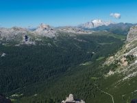 Pohľad na Averau a Nivelau v pozadí Marmoláda