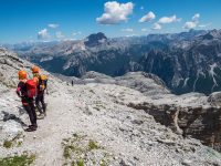 Končí prvá časť. Možnosť zísť dole k lanovke, alebo k autu