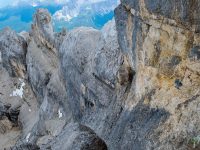 Dole vidno kadiaľ ide cesta