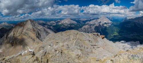 Vľavo Tofana di Dentro